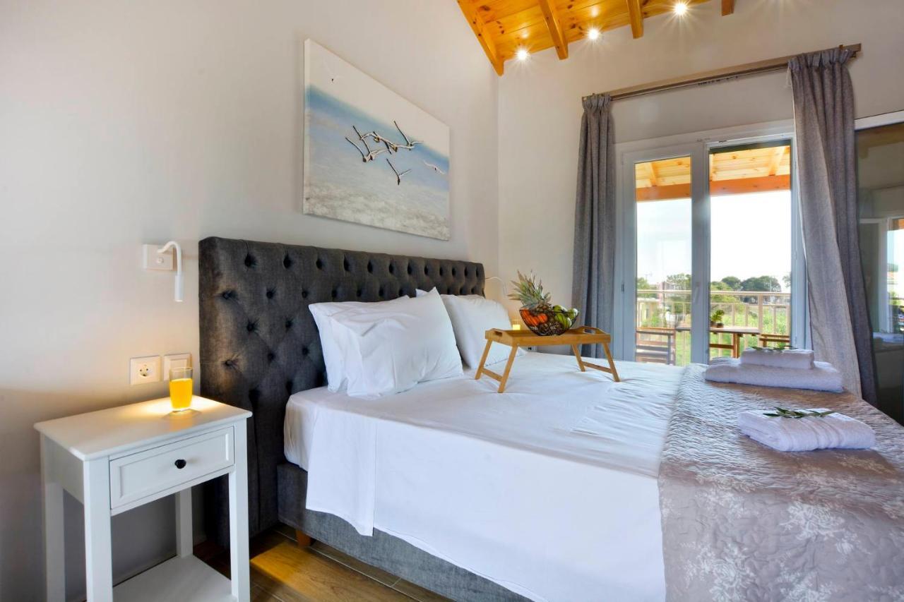Stylish Privet Poolside Villa Agios Georgios  Exterior photo