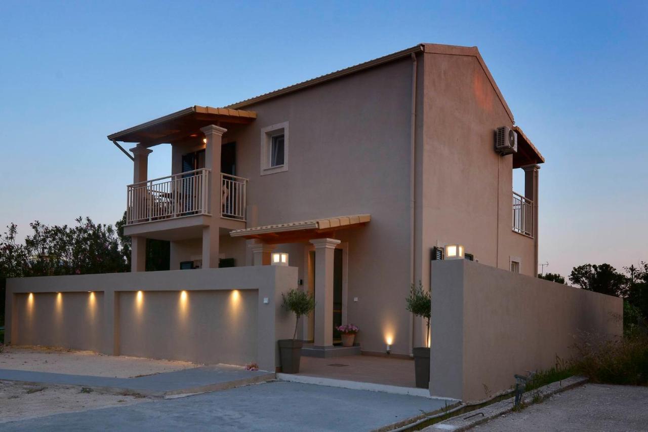 Stylish Privet Poolside Villa Agios Georgios  Exterior photo