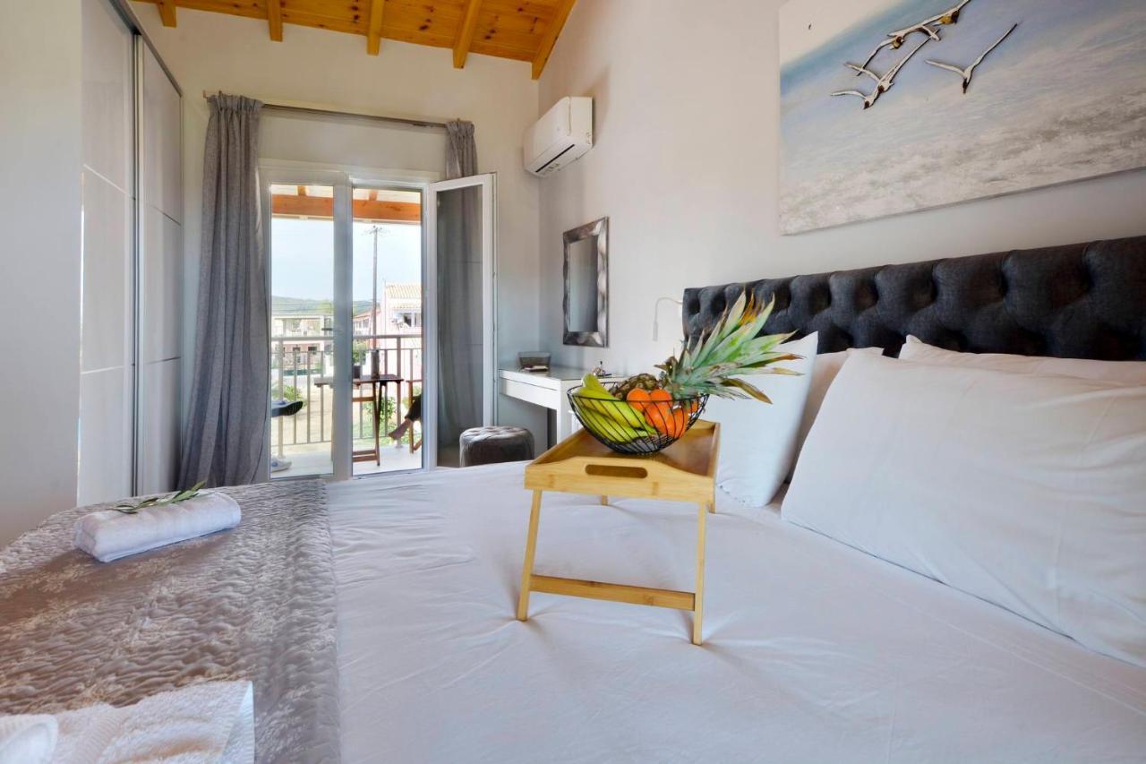 Stylish Privet Poolside Villa Agios Georgios  Exterior photo